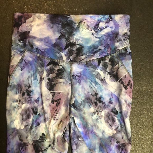 Lululemon Legging Size 4 - Picture 9 of 10